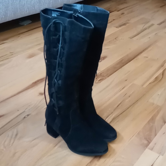 Knee high boots - Picture 2 of 3